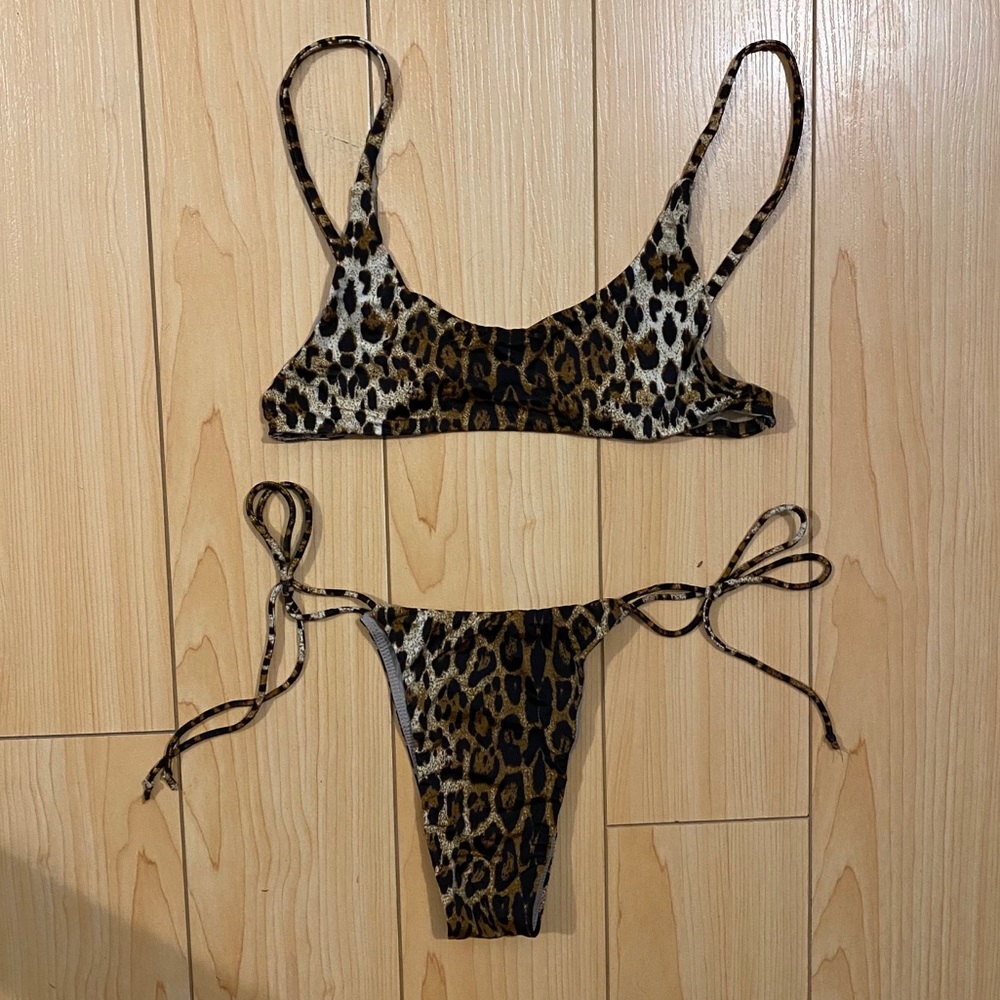 Meshki leopard two piece swimsuit set